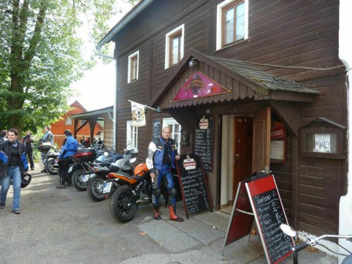 Drevenka Hotel Provodin Luaran gambar