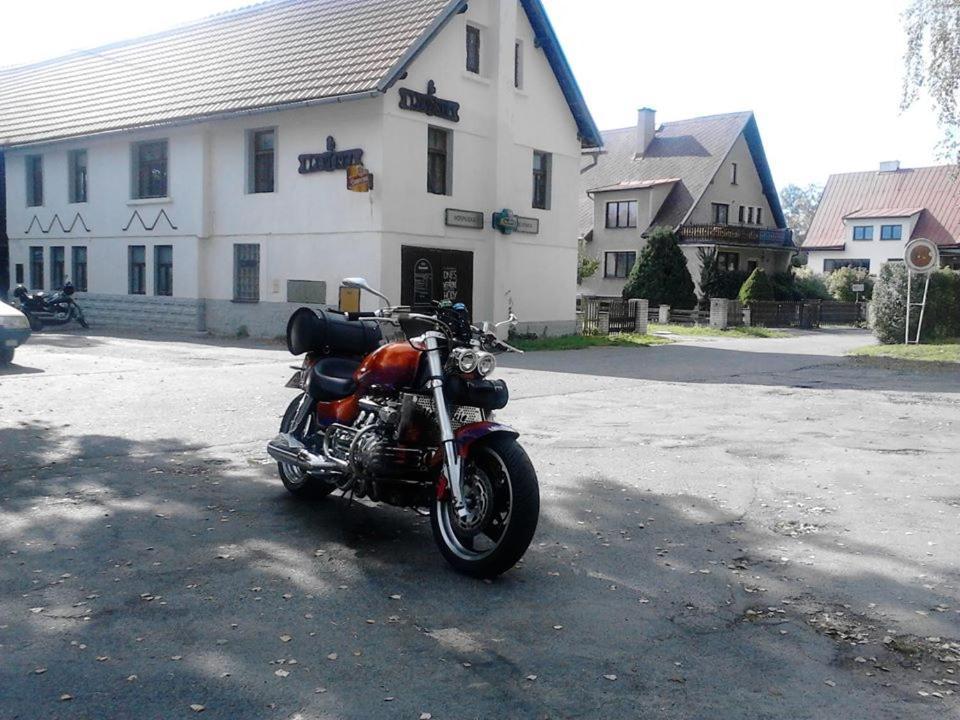 Drevenka Hotel Provodin Luaran gambar