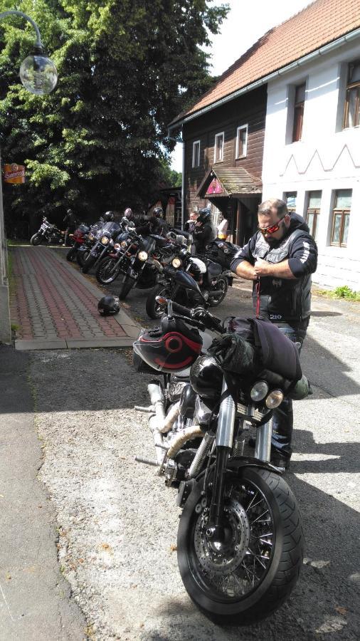 Drevenka Hotel Provodin Luaran gambar