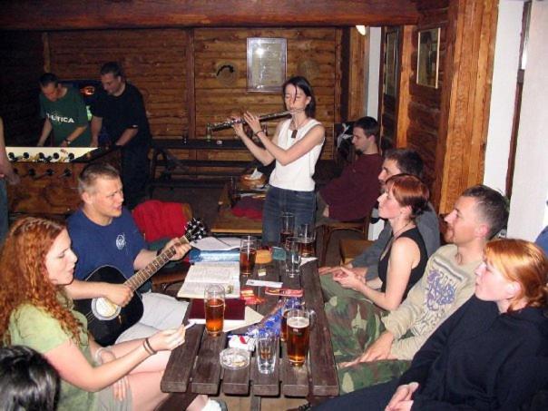 Drevenka Hotel Provodin Luaran gambar