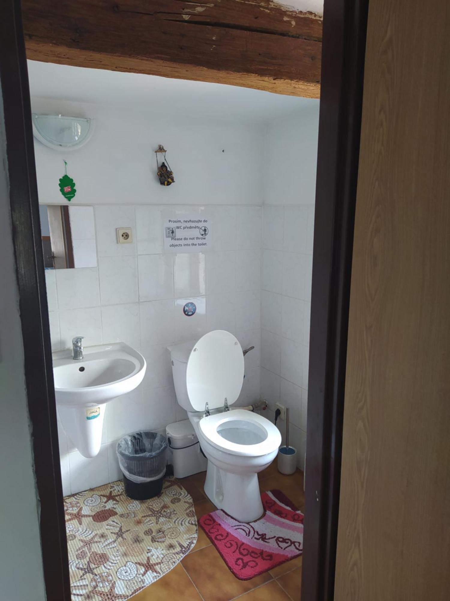 Drevenka Hotel Provodin Bilik gambar